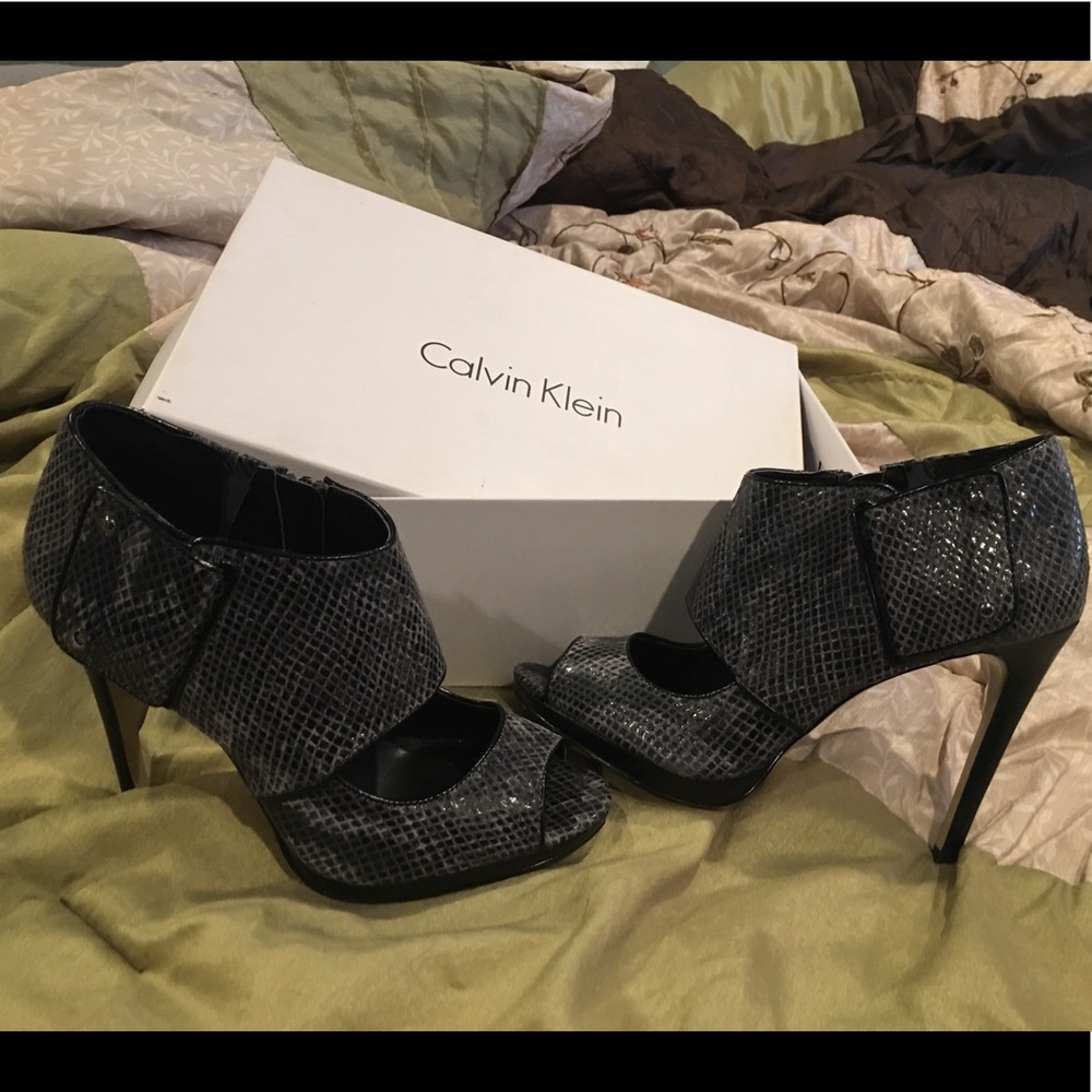 GUC CK Lenora Python print open toe booties